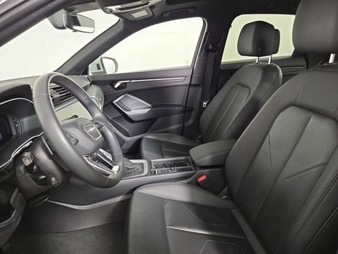 Used 2025 Audi Q3 2.0T Premium image 13