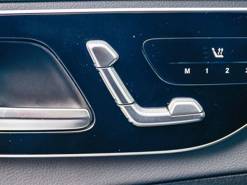 Used 2025 Mercedes-Benz C 300 4MATIC Sedan image 22