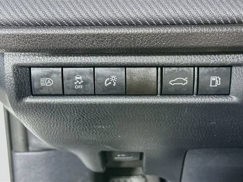 Used 2025 Toyota Camry SE FWD image 21