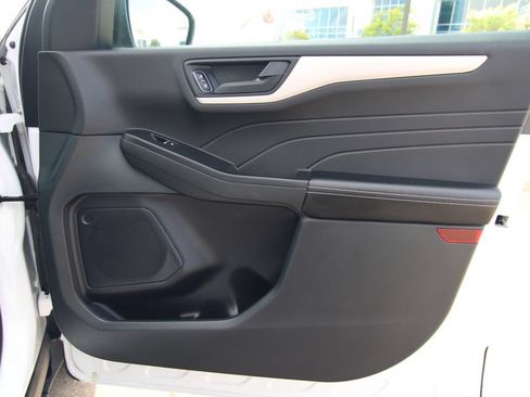Used 2022 Ford Escape SE AWD/4WD image 36