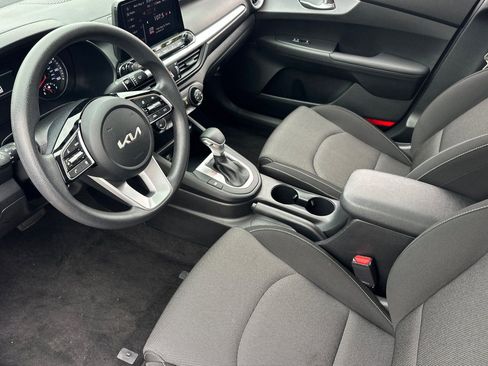 Certified 2024 Kia Forte LXS w/ LXS Technology Package FWD image 10
