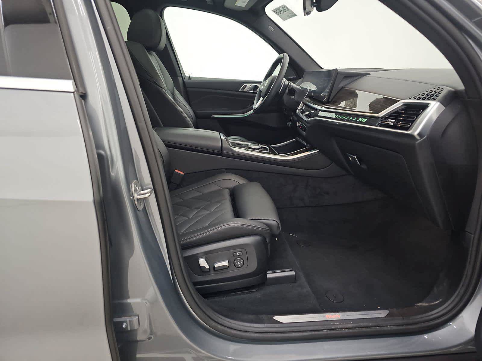 Used 2024 BMW X5 xDrive40i w/ Premium Package AWD/4WD image 8