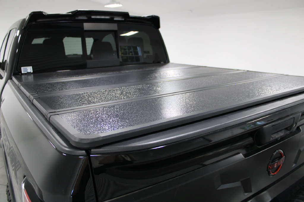 Used 2023 Nissan Titan PRO-4X w/ Pro-4x Convenience Package AWD/4WD image 17