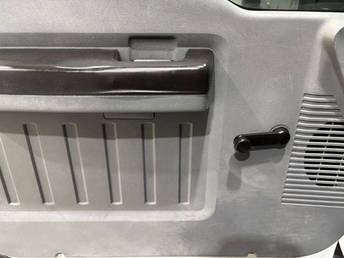 Used 2013 Ford F250 XL w/ Skid Plate Pkg image 16