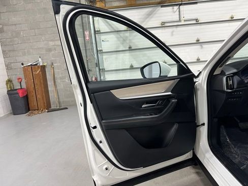 New 2026 MAZDA CX-90 Plug-In Hybrid w/ Preferred image 11