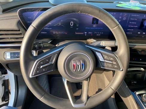 Used 2025 Buick Envision Preferred image 28