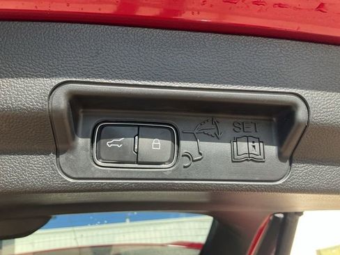 Used 2023 Ford Explorer Limited image 29