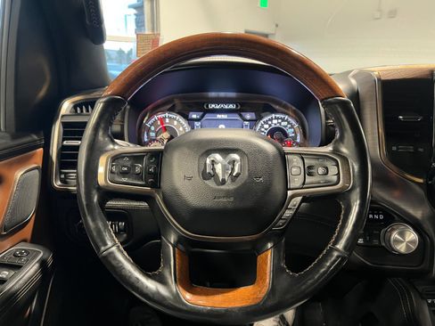 Used 2019 RAM 1500 Limited image 11
