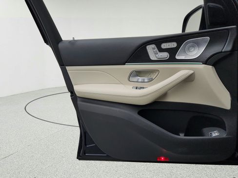 Certified 2020 Mercedes-Benz GLS 450 4MATIC image 21