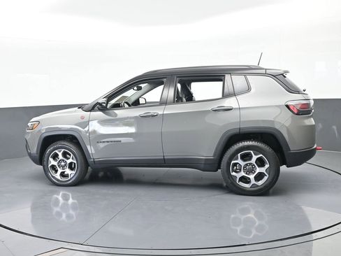 Used 2022 Jeep Compass Trailhawk w/ Trailhawk Elite Group image 3