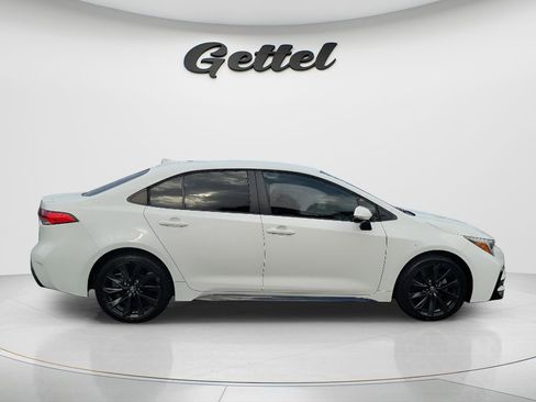 Used 2023 Toyota Corolla SE FWD image 4