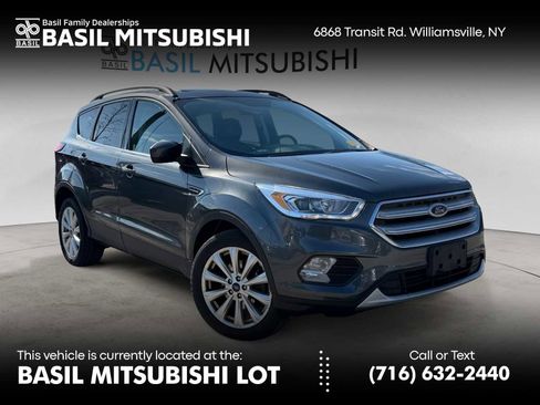 Used 2019 Ford Escape SEL image 1