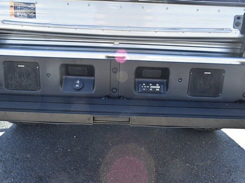 Used 2024 GMC Sierra 2500 Denali Ultimate image 17