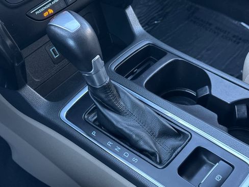 Certified 2017 Ford Escape Titanium w/ Equipment Group 301A image 21