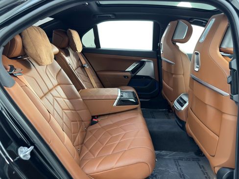 Used 2024 BMW i7 eDrive50 w/ M Sport Package image 50