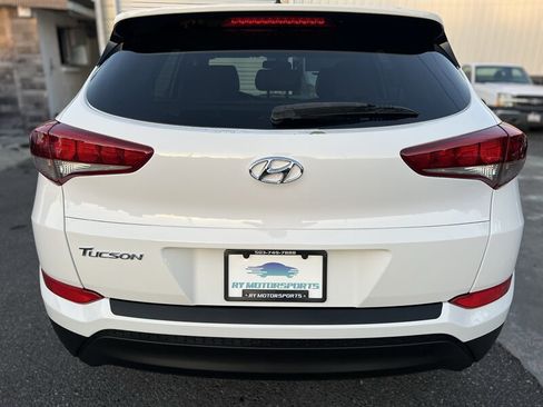 Used 2016 Hyundai Tucson SE w/ Option Group 02 FWD image 4