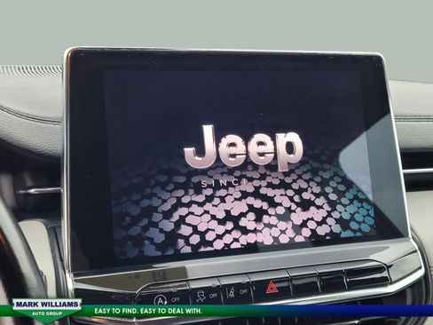 Used 2022 Jeep Compass Limited image 16