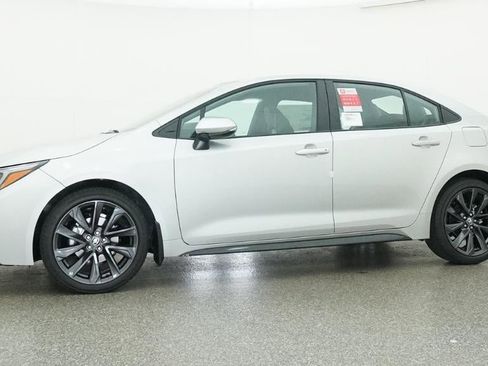 New 2026 Toyota Corolla SE FWD image 18