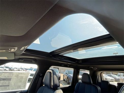 New 2026 INFINITI QX80 4WD image 30