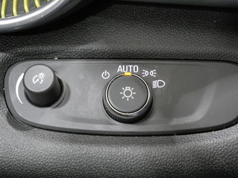 Used 2024 Chevrolet Trax LT w/ Driver Confidence Package FWD image 14