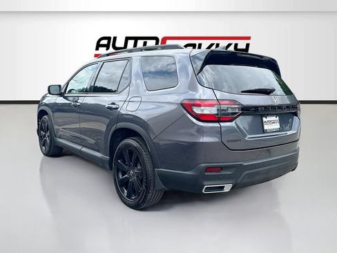 Used 2025 Honda Pilot Black Edition image 5