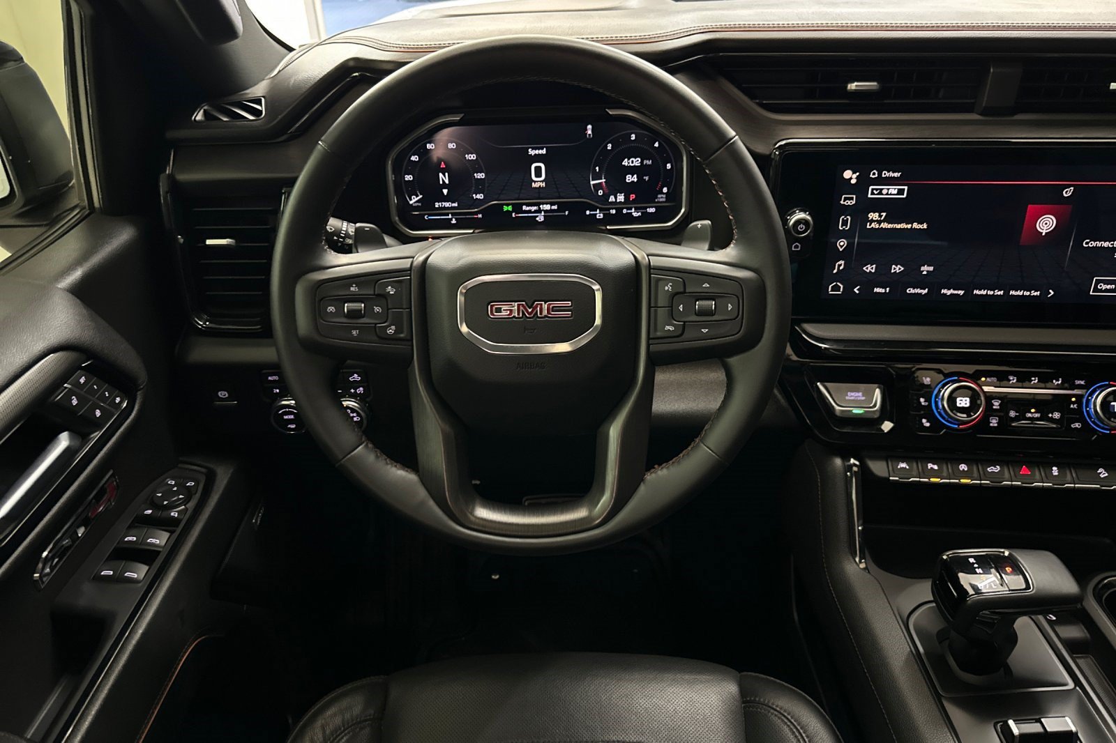 Used 2023 GMC Sierra 1500 AT4 w/ Technology Package AWD/4WD image 30