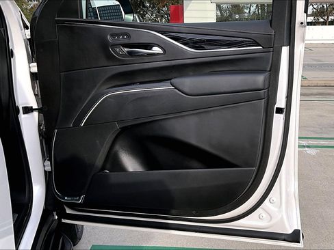 Used 2023 Cadillac Escalade Sport w/ LPO, ONYX Package image 28