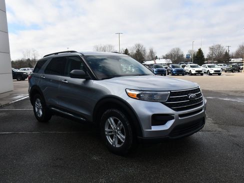 Used 2023 Ford Explorer XLT w/ Class IV Trailer Tow Package image 9