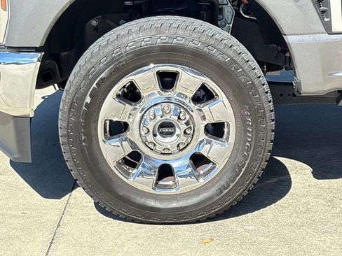 Used 2025 Ford F350 Lariat w/ Lariat Ultimate Package image 11