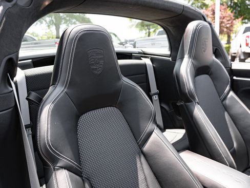 Used 2022 Porsche 911 AWD/4WD image 38