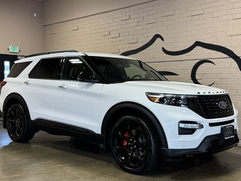 Used 2023 Ford Explorer ST w/ Technology Package AWD/4WD image 15