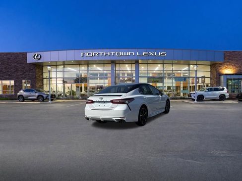 Used 2018 Toyota Camry XSE FWD image 21
