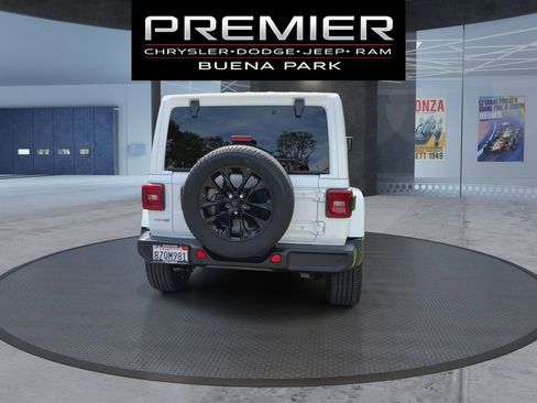 Used 2021 Jeep Wrangler Unlimited Sahara w/ Cold Weather Group image 7