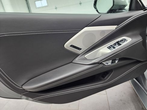 Used 2022 Chevrolet Corvette Stingray Premium Conv w/ Z51 Performance Package image 32