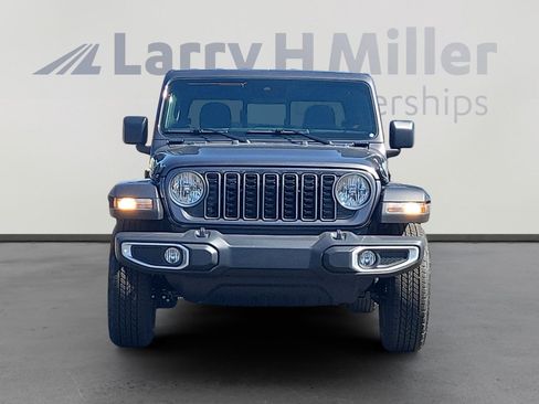New 2025 Jeep Gladiator Sport image 8