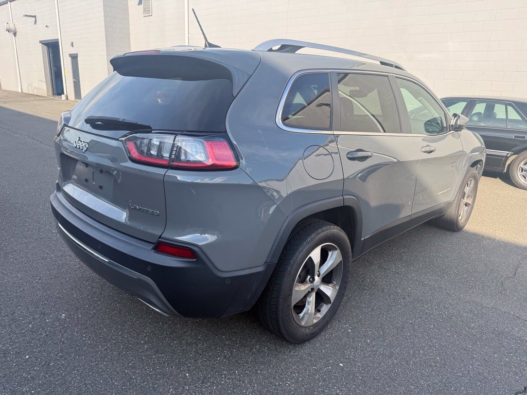 Used 2021 Jeep Cherokee Limited w/ Mopar Interior Package AWD/4WD image 4