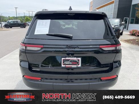 Used 2024 Jeep Grand Cherokee Limited w/ Luxury Tech Group II AWD/4WD image 20