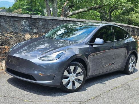 Used 2023 Tesla Model Y Long Range AWD/4WD image 5