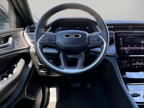 Used 2024 Jeep Grand Cherokee L Limited w/ Luxury Tech Group II image 12