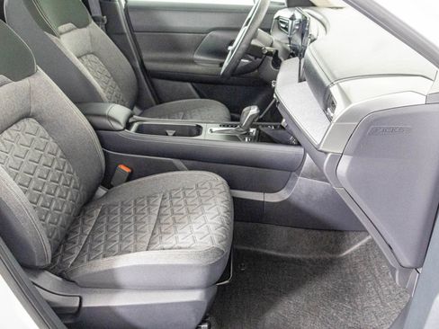 Used 2025 Nissan Kicks SV image 36