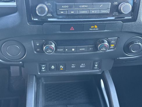Used 2022 Nissan Frontier SV image 29