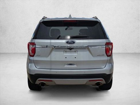 Used 2016 Ford Explorer XLT w/ Equipment Group 202A FWD image 6