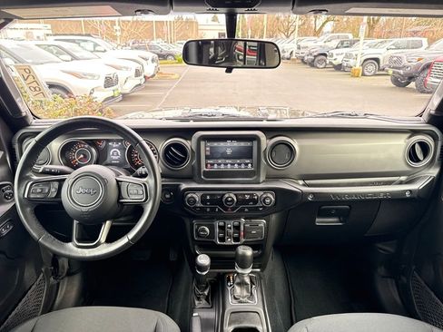 Used 2022 Jeep Wrangler Unlimited Sport image 15