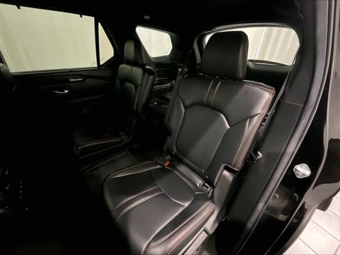 Used 2025 Honda Pilot TrailSport image 15