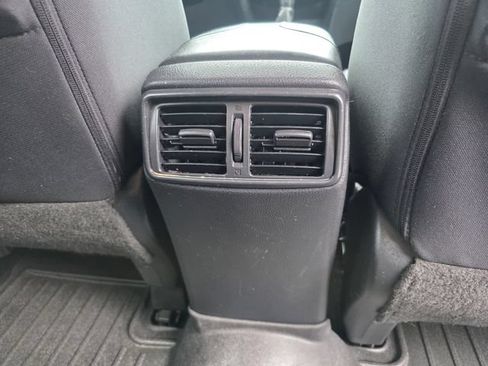Used 2017 Nissan Rogue SV AWD/4WD image 14
