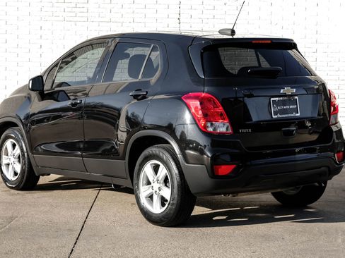 Used 2020 Chevrolet Trax LS w/ Tint and Cruise Package image 9