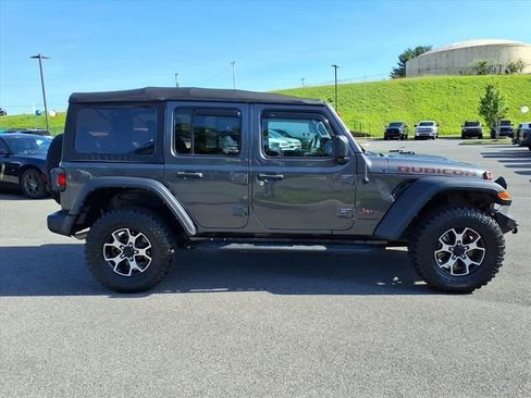 Used 2022 Jeep Wrangler Unlimited Rubicon w/ Cold Weather Group AWD/4WD image 3