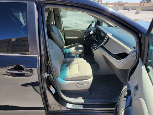Used 2015 Toyota Sienna XLE w/ XLE Navigation Package image 26