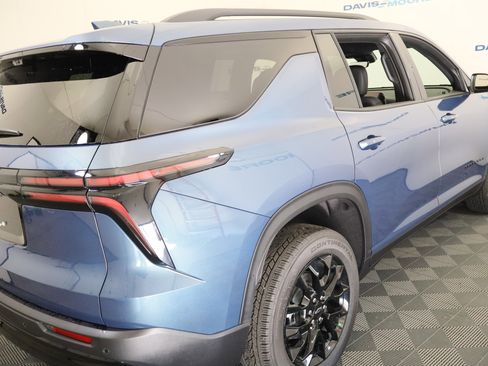 New 2026 Chevrolet Traverse LT w/ Midnight/Sport Edition FWD image 6