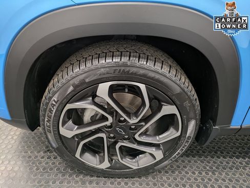 Used 2025 Chevrolet Trax RS w/ Sunroof Package FWD image 7